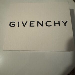Givenchy
Givenchy Logo-Embossed 4G Leather Cardholder